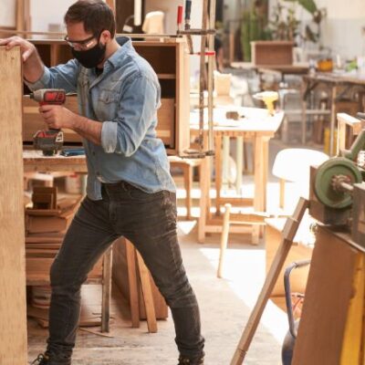 Avantajele mobilei pe comanda fata de cea standard